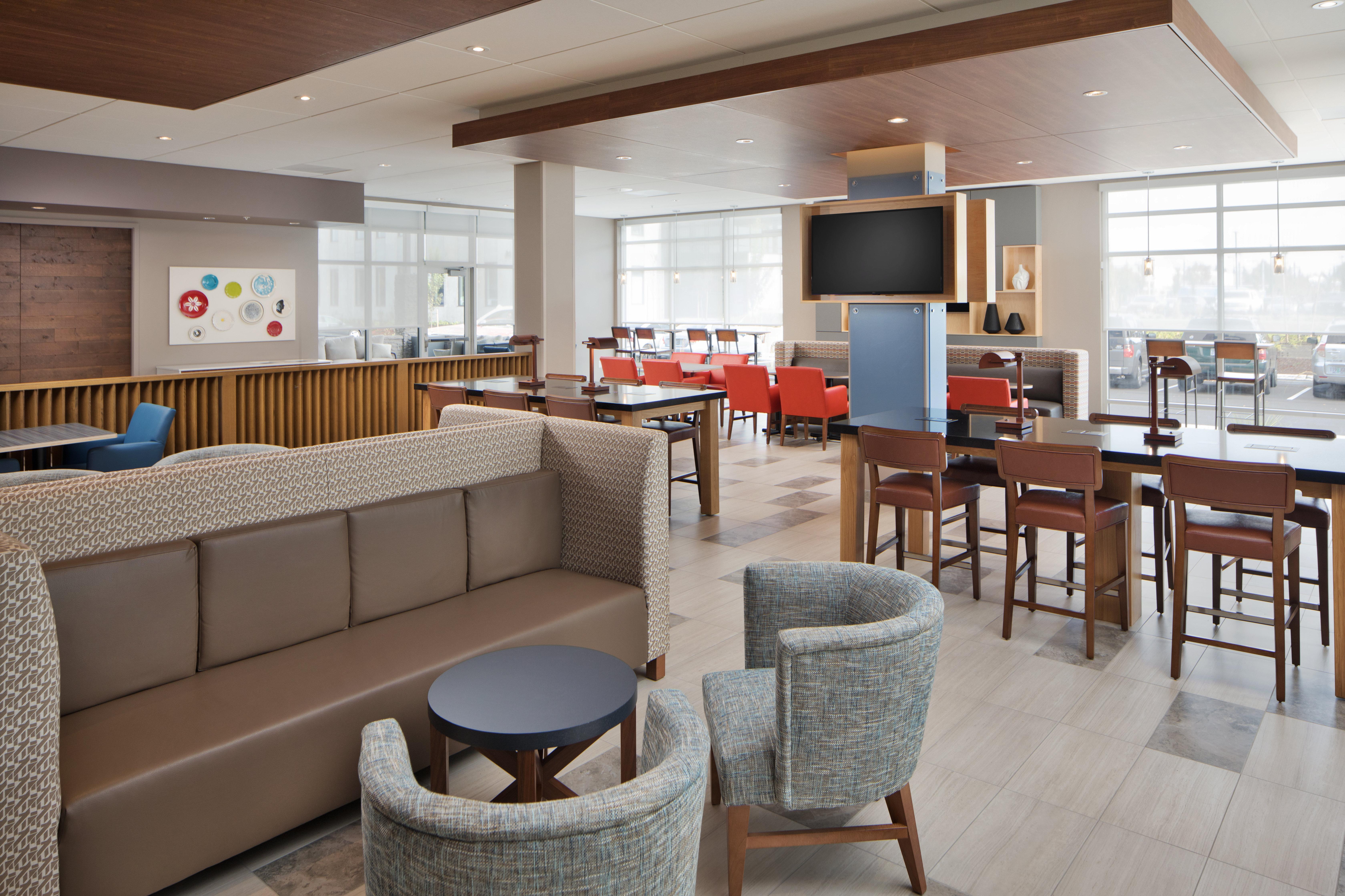 Holiday Inn Express & Suites - Portland Airport - Cascade Stn By Ihg מראה חיצוני תמונה