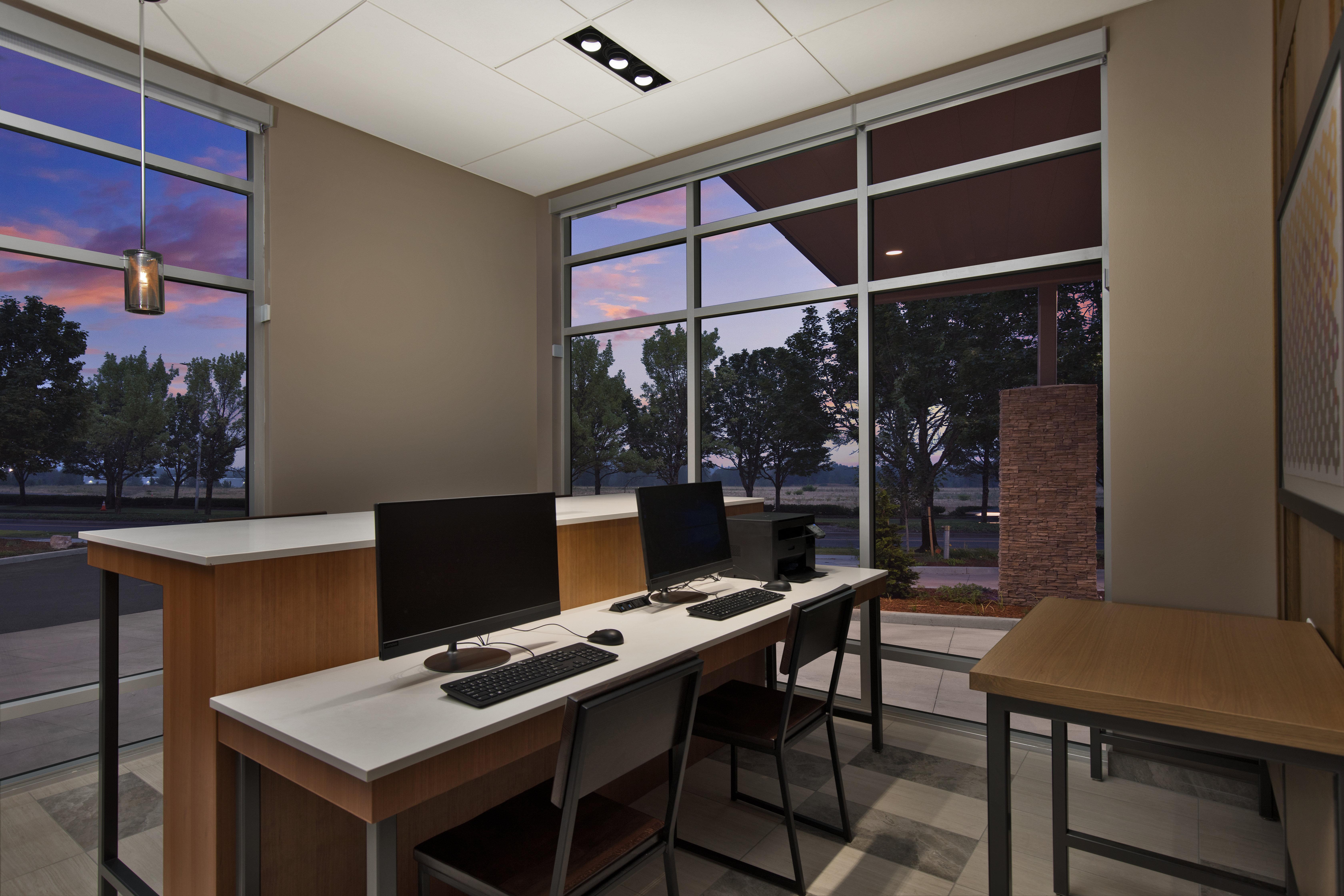 Holiday Inn Express & Suites - Portland Airport - Cascade Stn By Ihg מראה חיצוני תמונה